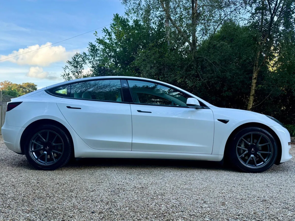 Tesla Model 3 LONG RANGE DUAL MOTOR AWD (with Acce - Image 3