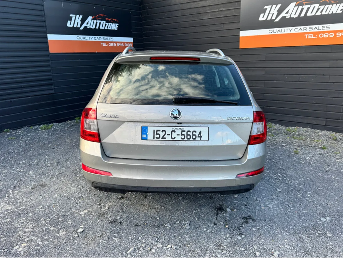 Skoda Octavia 1.6 TDI COMBI STYLE 5DR - Image 4