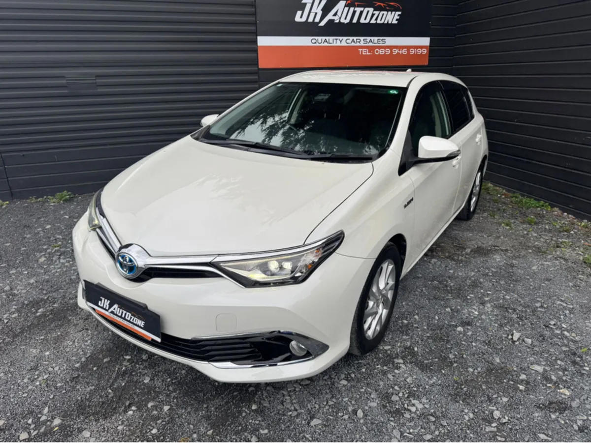 Toyota Auris 1.8 HYBRID AUTO 5DR - Image 3