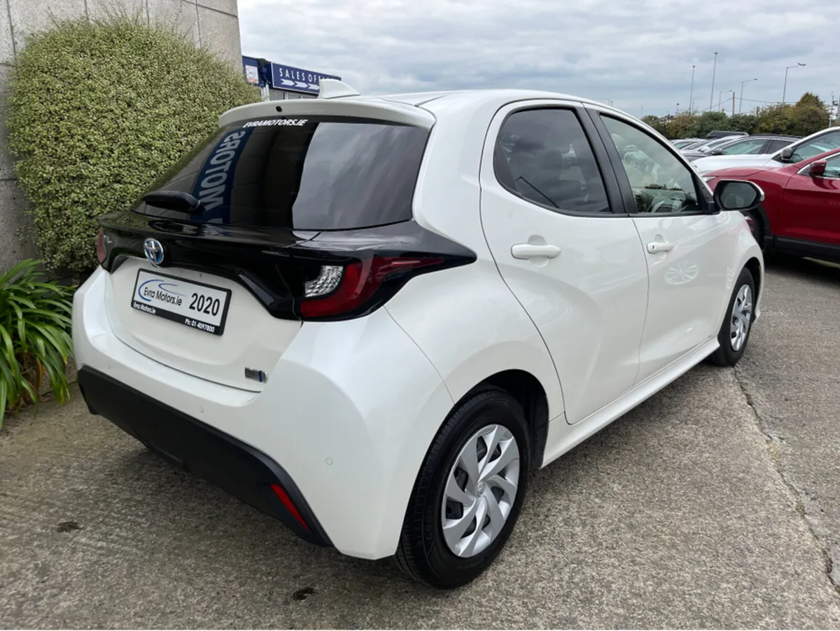 Toyota Yaris X AUTOMATIC HYBRID 1.5 PETROL //REVER - Image 4
