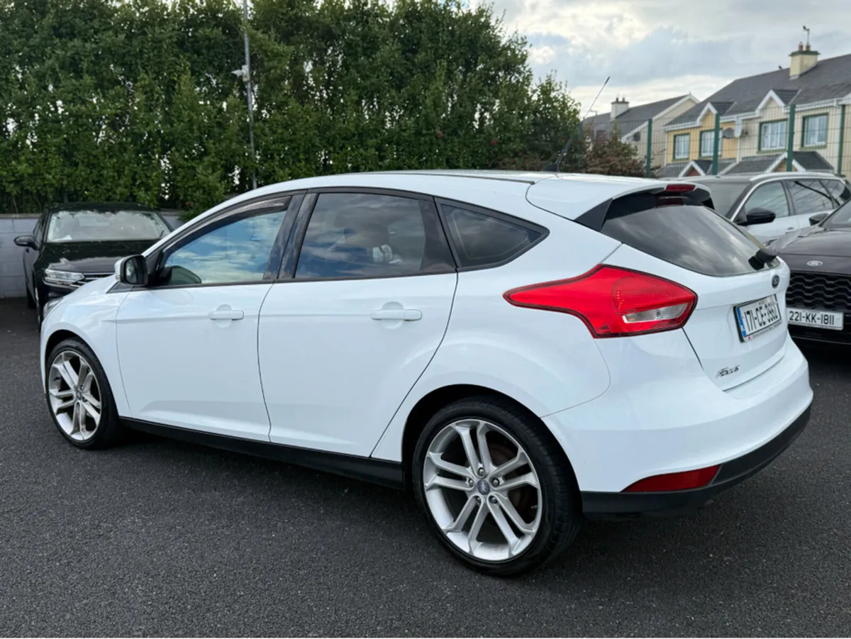 Ford Focus 1.5 TDCI STYLE 120PS 5DR - Image 3