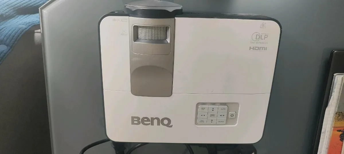Benq MX819ST DLP Projector - Image 2
