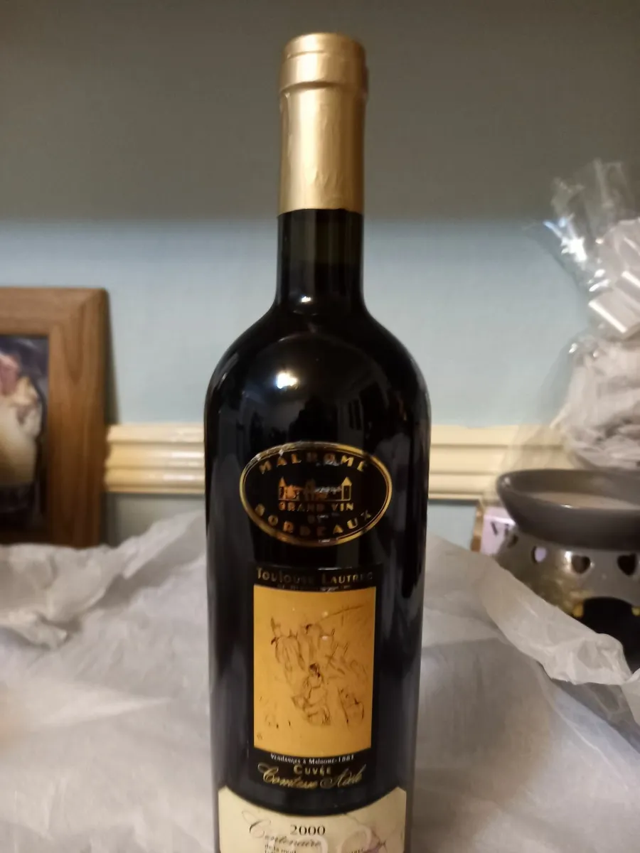 Im selling a bottle of vintage wine - Image 3