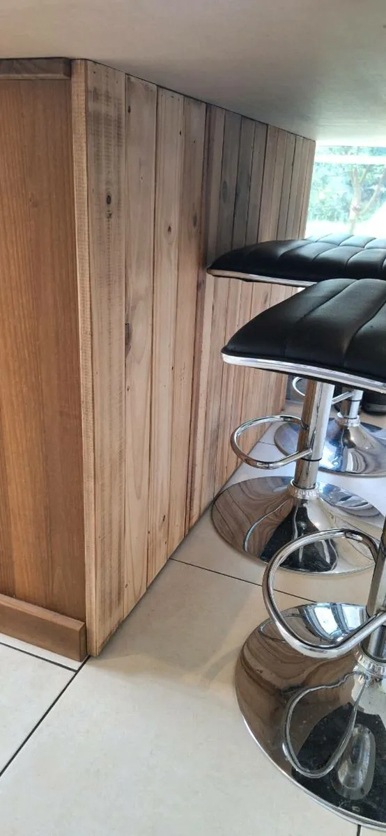 Kitchen Island & 3 Stools - Image 4