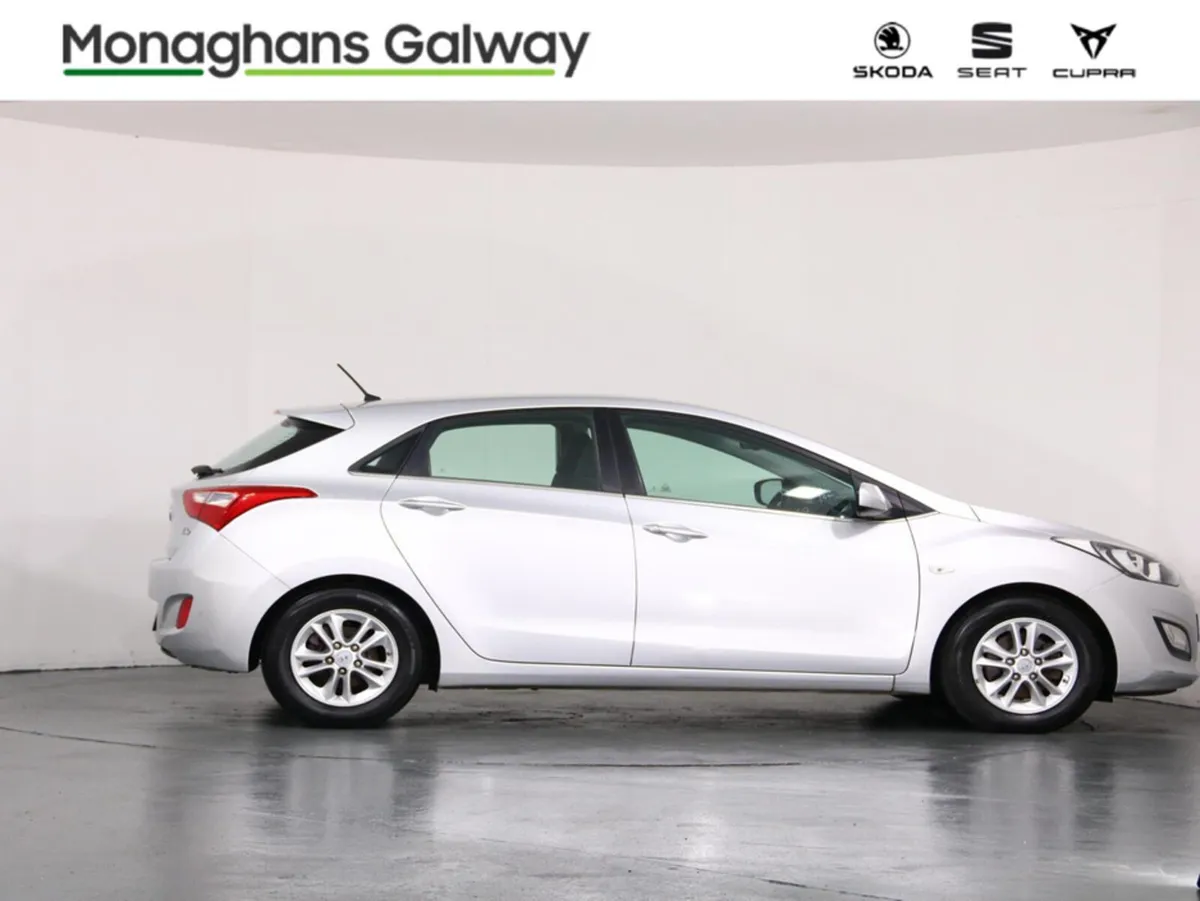 Hyundai i30 1.6 DIESEL SE 110PS 5DR - Image 3