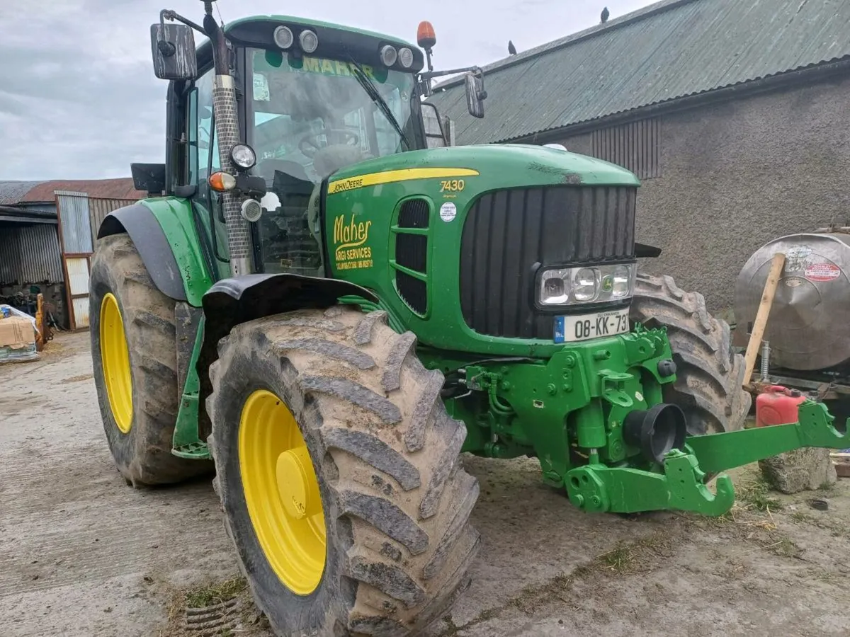 John Deere 7430 - Image 1