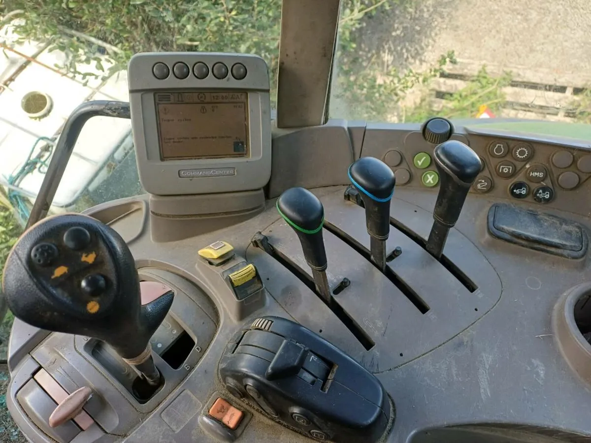 John Deere 7430 - Image 2