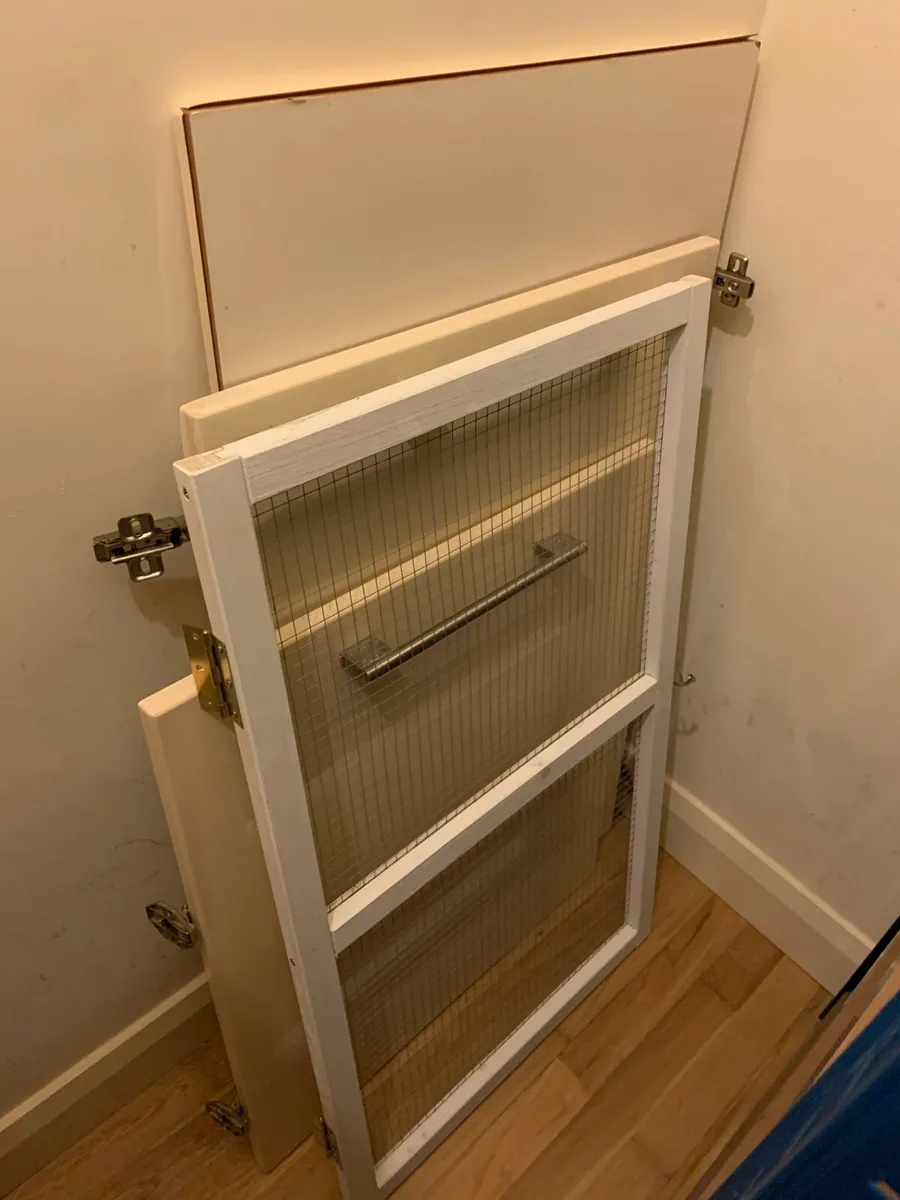 Plasterboard and Tile Off-cuts. - Image 2