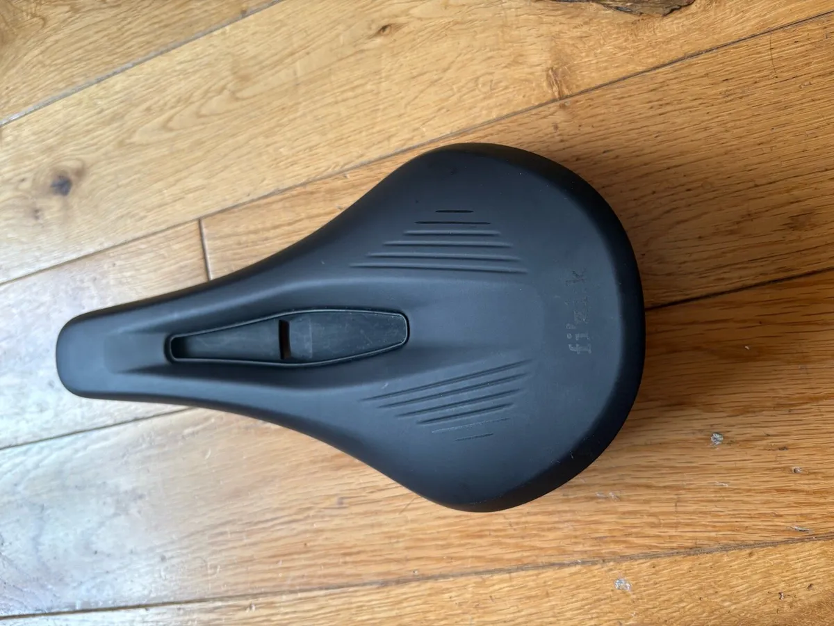 Road € gravel saddle - Image 1