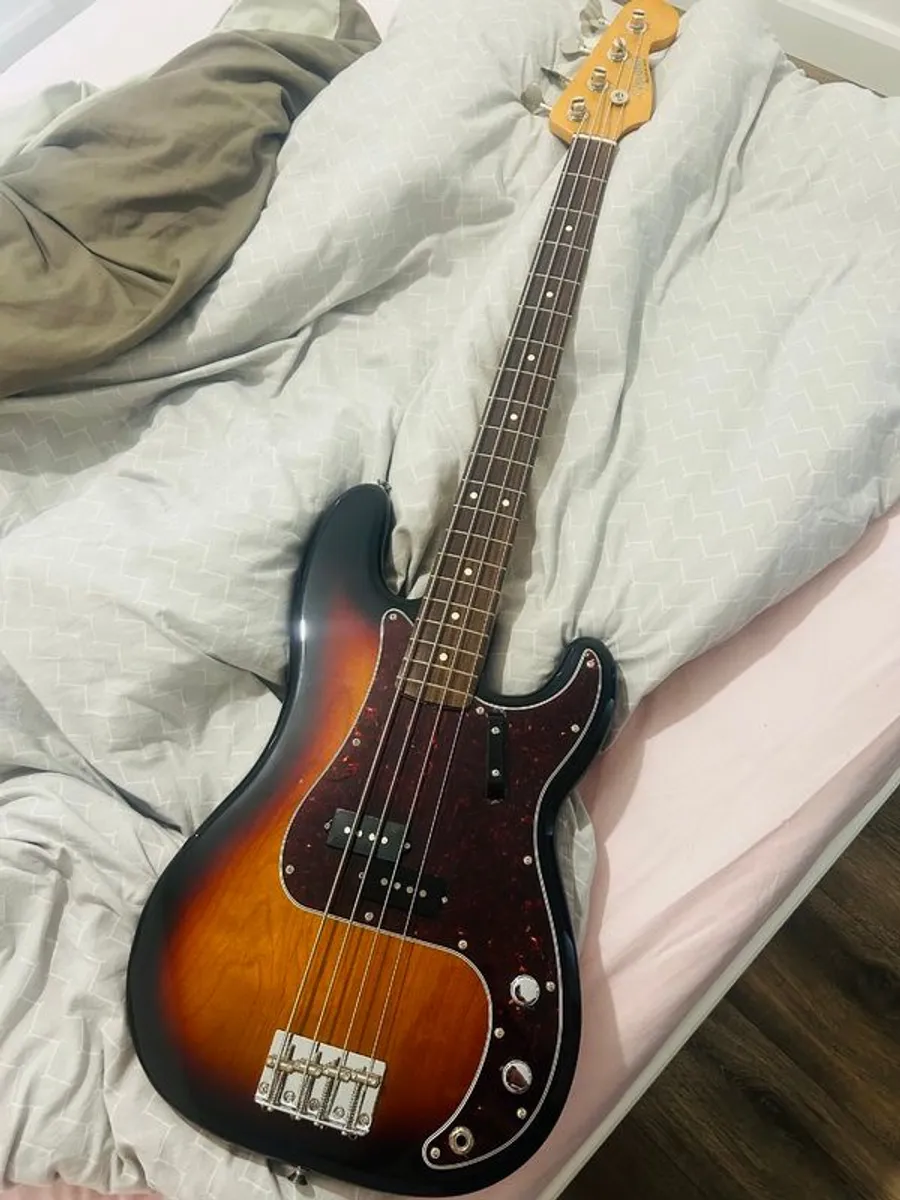 Fender Precision Vintera - Image 1