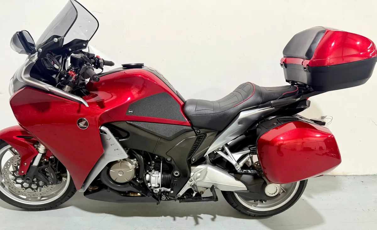 HONDA VFR 1200 - Image 2