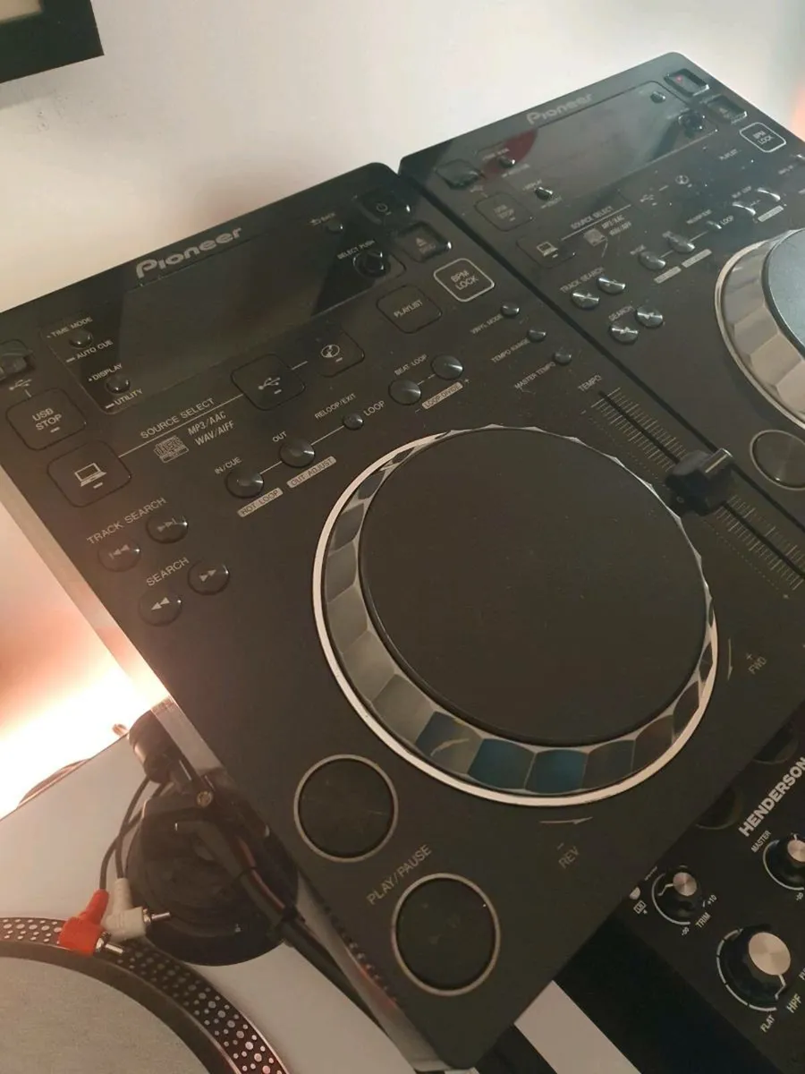 2 x Pioneer CDJ 350 (Read Description( - Image 2