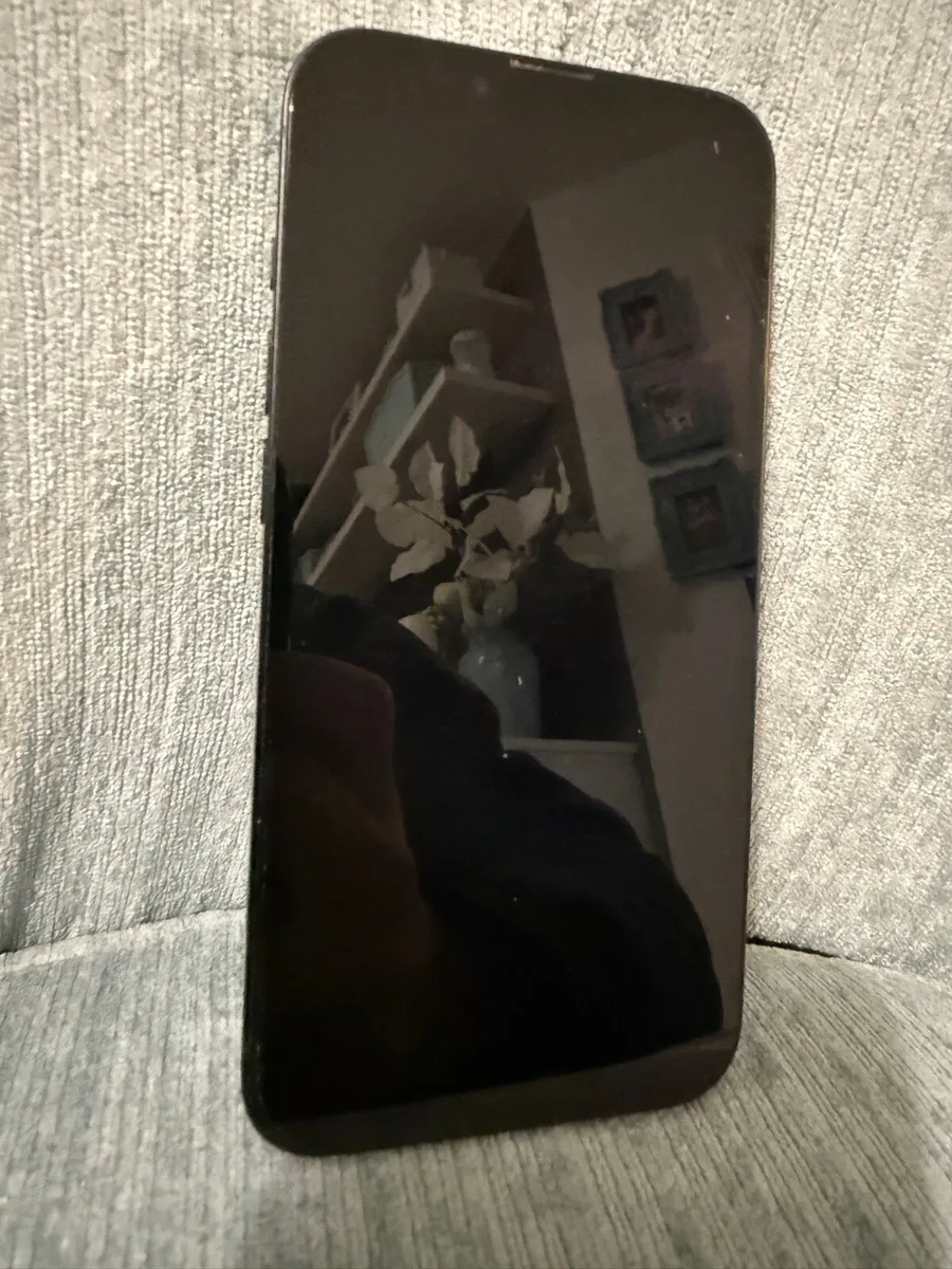 iPhone 16e 100% batt warranty till May 2026 - Image 4