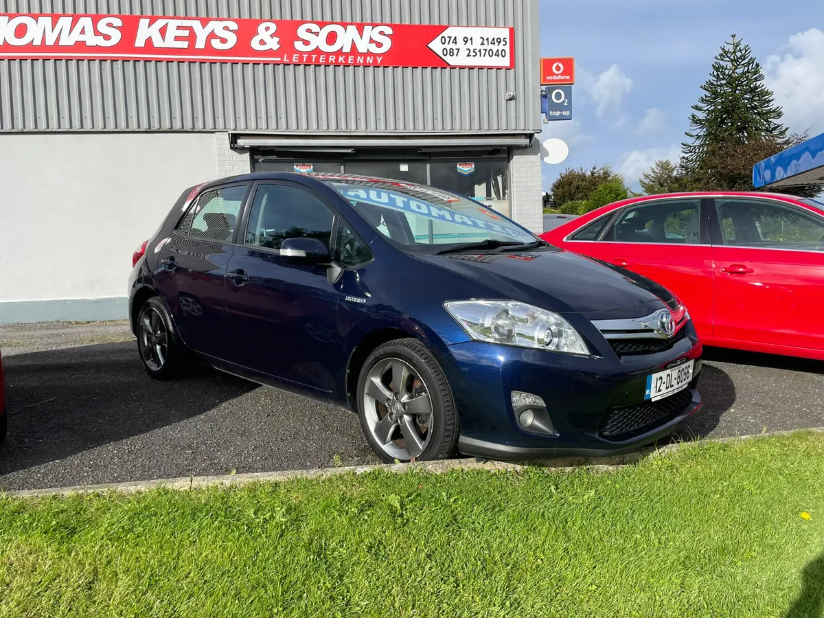 2012 Toyota Auris Automatic Petrol Hybrid - Image 2