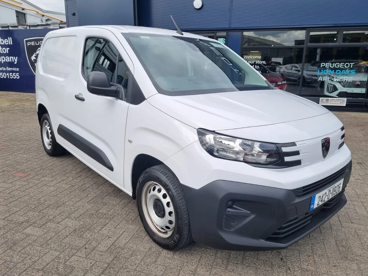 2024 Partner Pro + very low mileage - Image 1