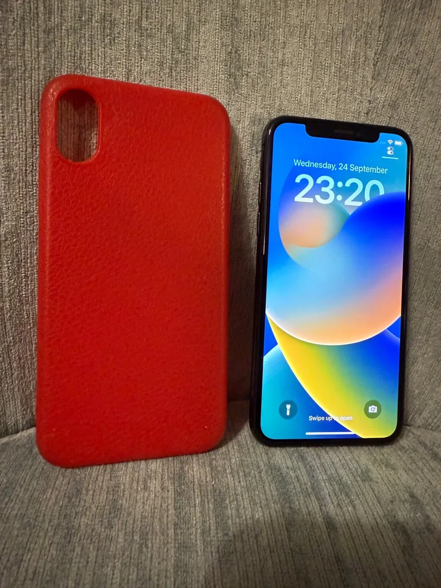iPhone X 64GB UNLOCKED 90% battery in swords - Image 1