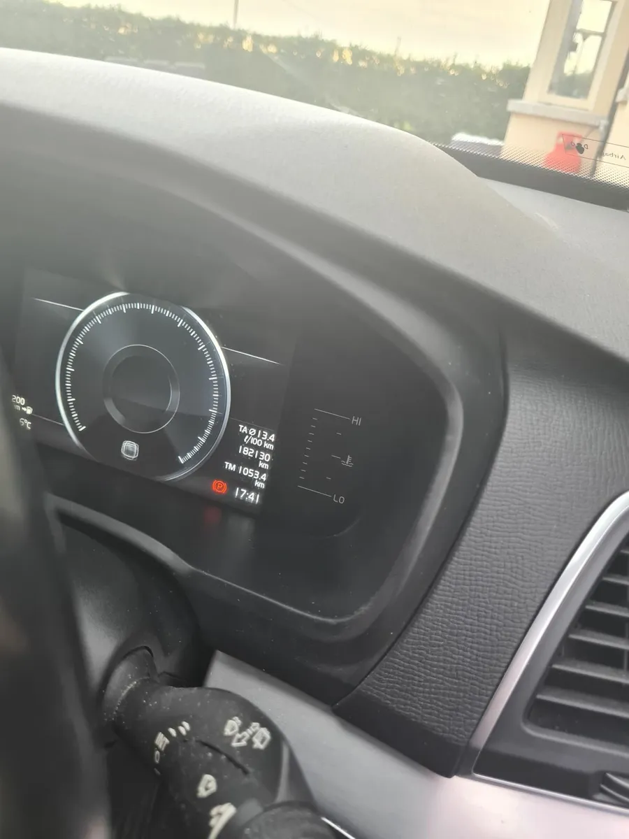 Volvo XC90 2017 - Image 4