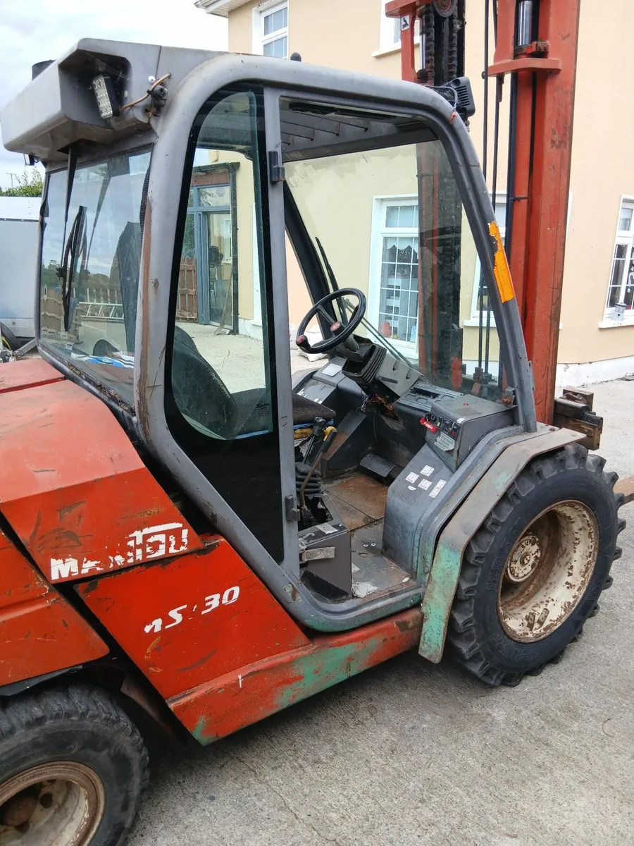 Forklift - Image 3