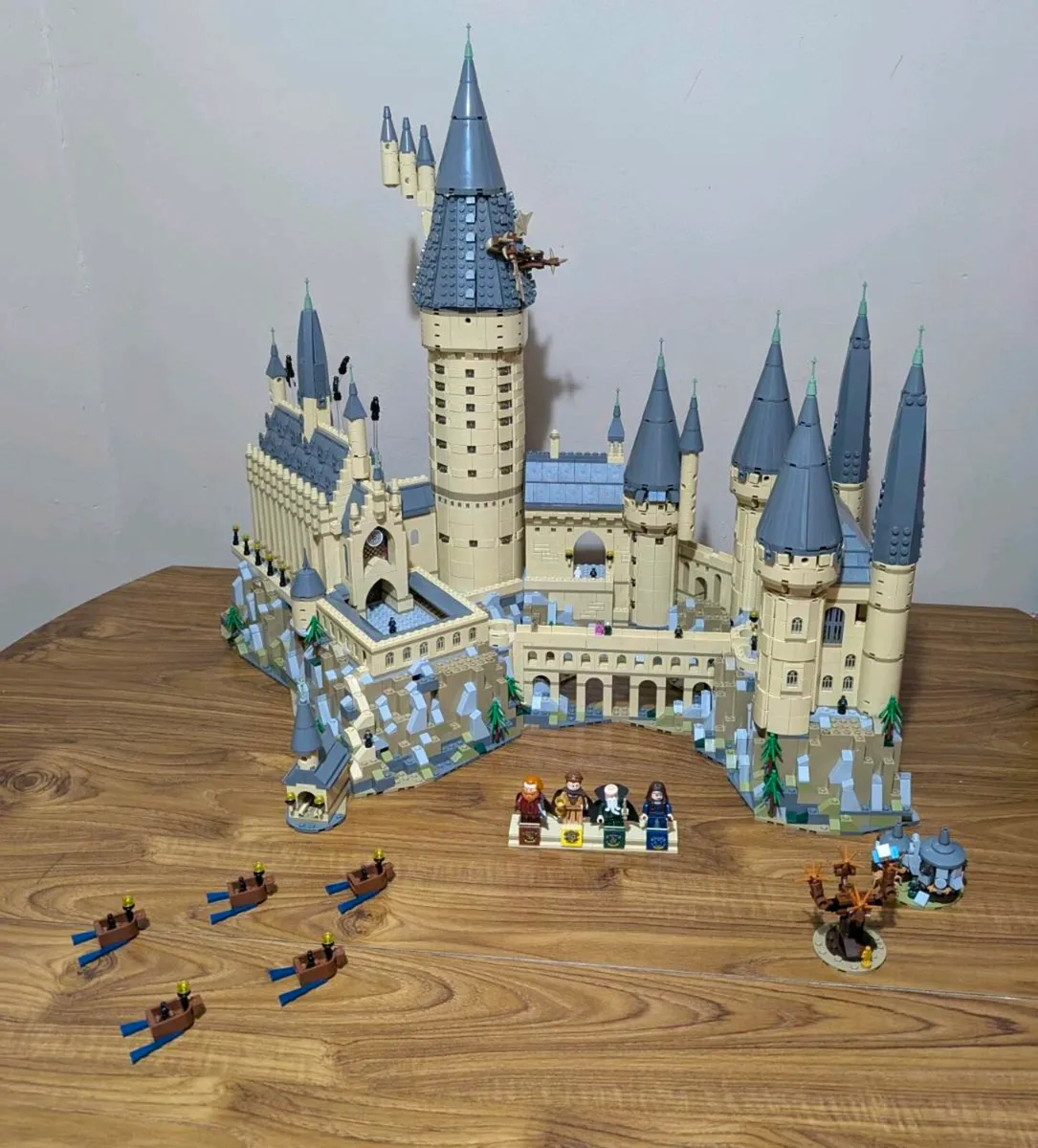 LEGO Harry Potter 71043 Hogwarts Castle Set - Image 1
