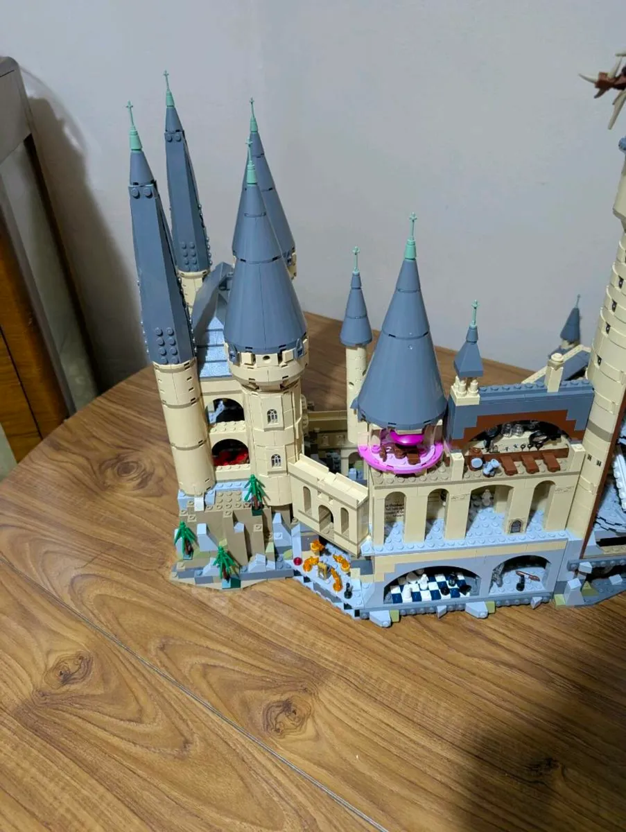 LEGO Harry Potter 71043 Hogwarts Castle Set - Image 4