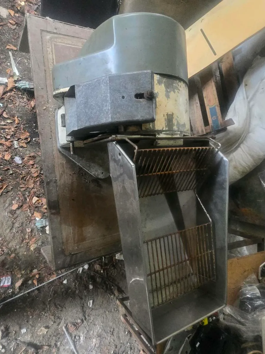 Old chip maker - Image 2