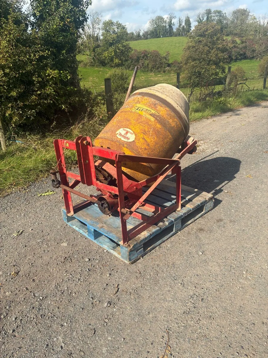 Teagle cement mixer - Image 2