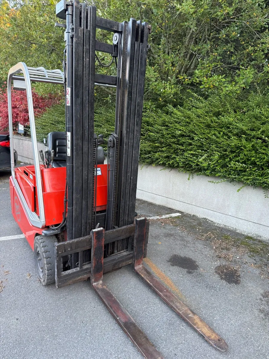 Forklift - Image 2