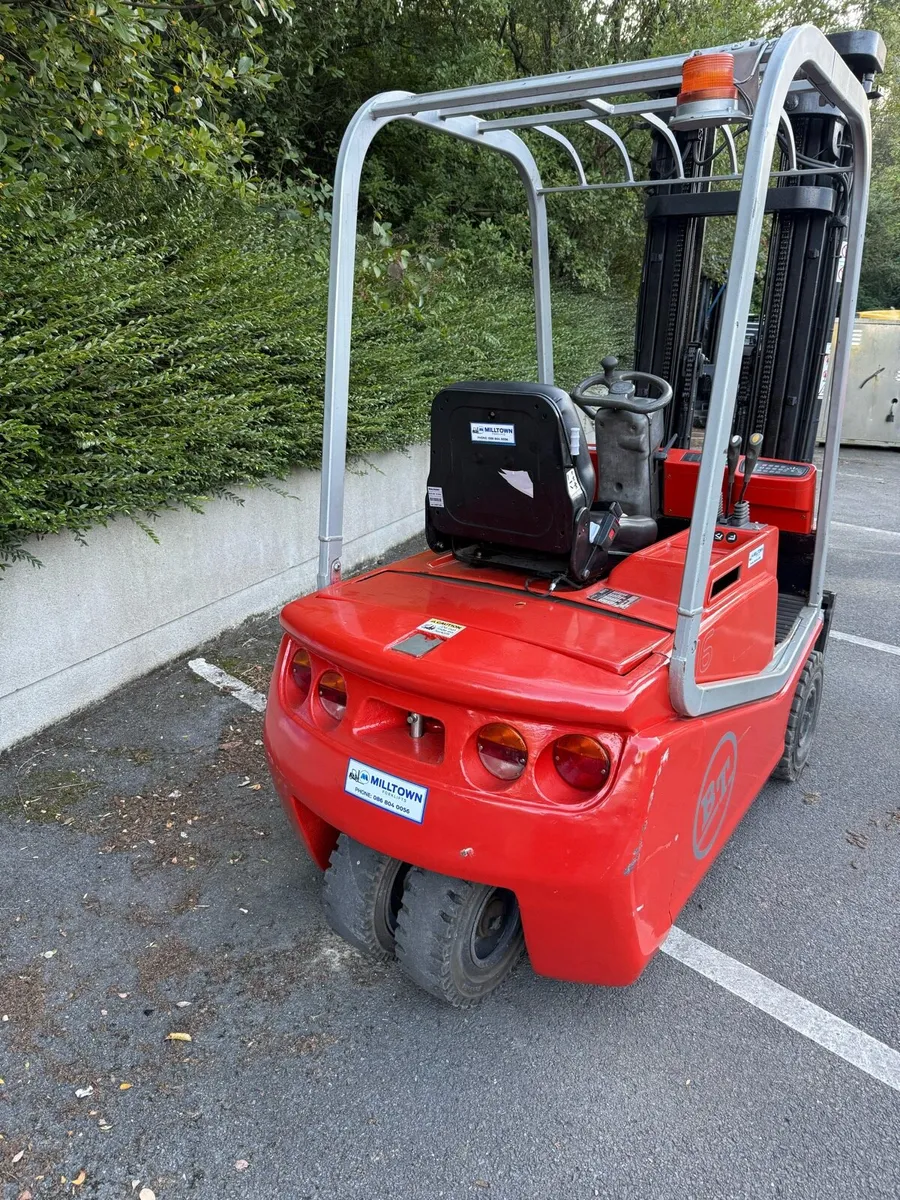 Forklift - Image 3