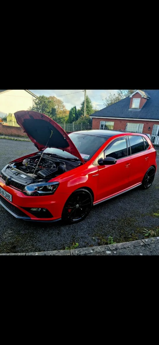 Volkswagen Polo 2015 - Image 2