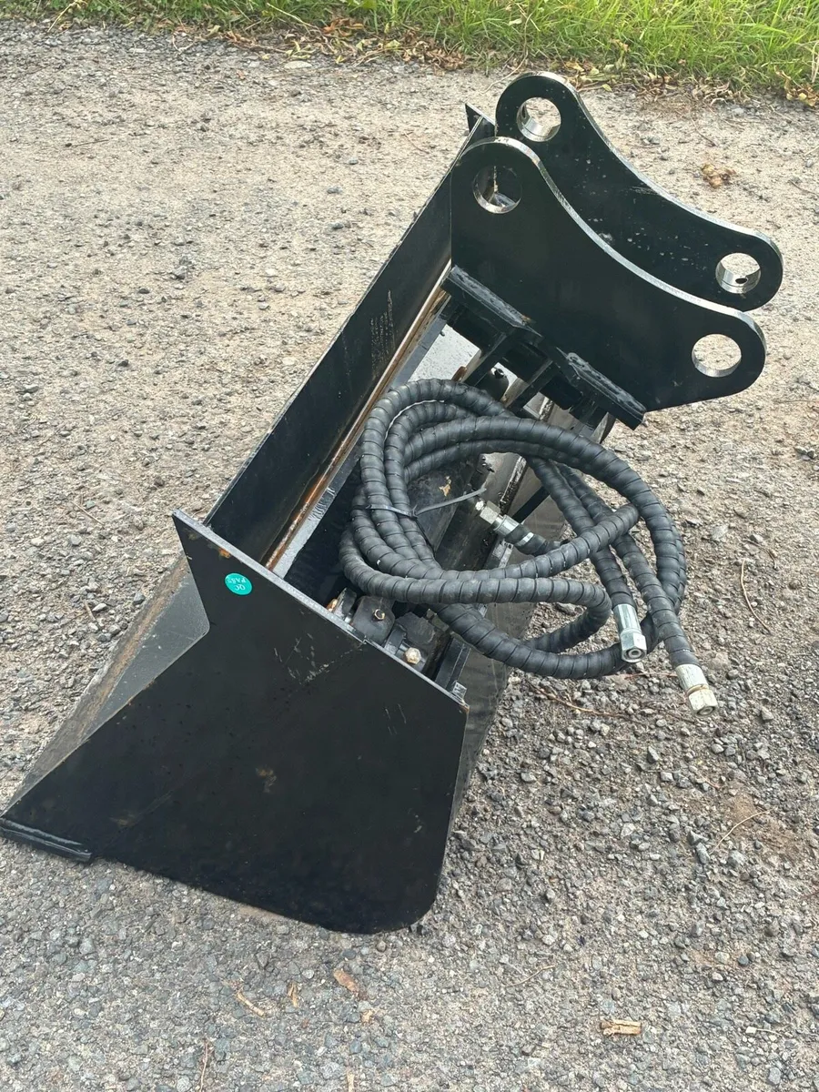Tilting Digger bucket & Skidsteer digging arm, - Image 2