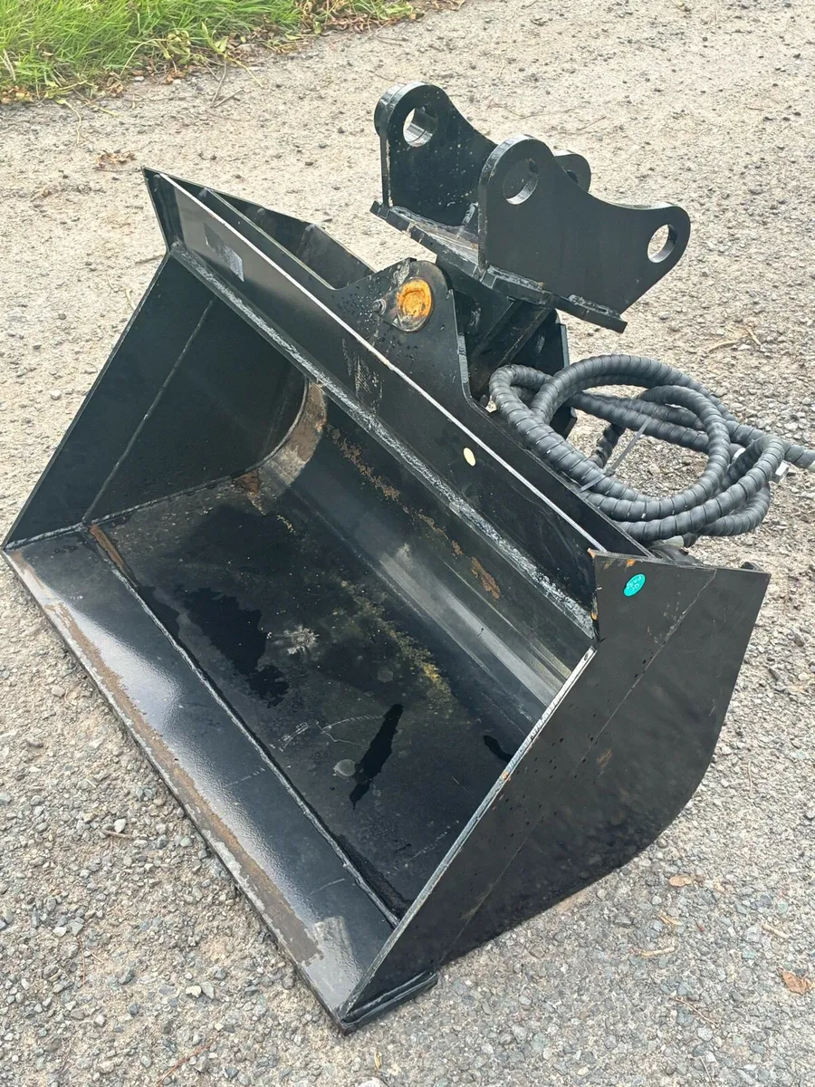 Tilting Digger bucket & Skidsteer digging arm, - Image 4
