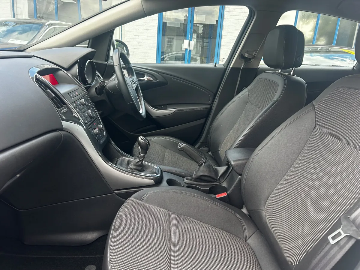 2014 OPEL ASTRA 1.7CDTI SE - Image 4