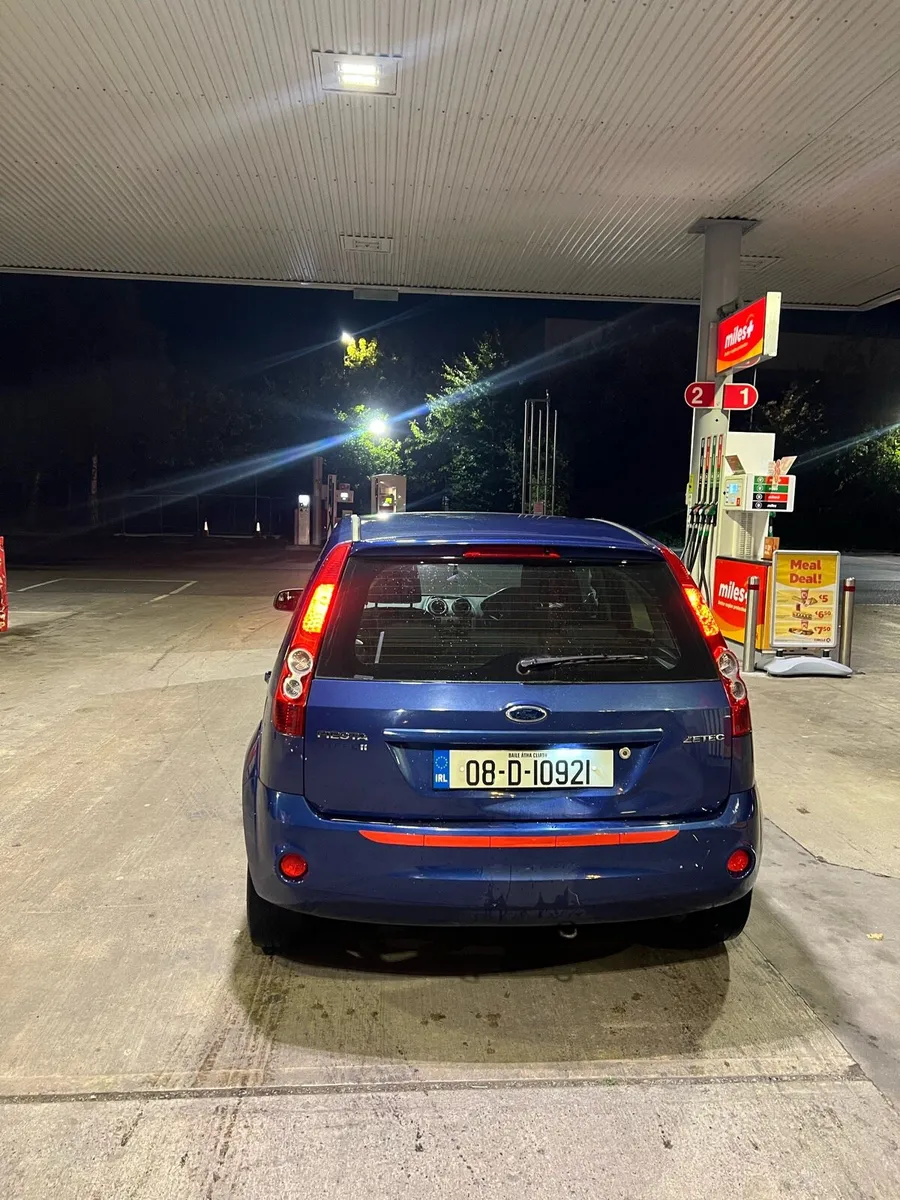 Ford fiesta - Image 4