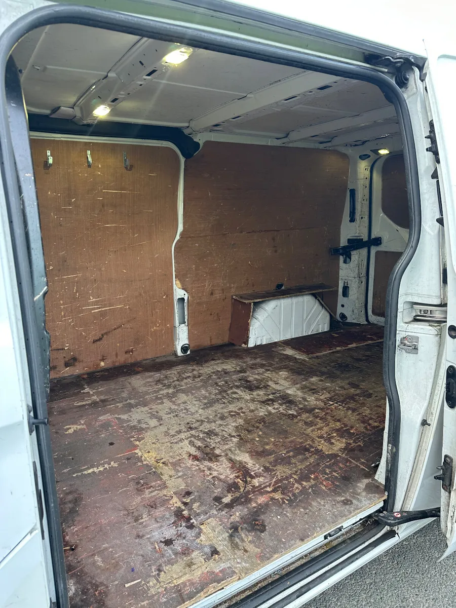 Ford Transit Custom 2.2 2017 DOE 05/26 - Image 4
