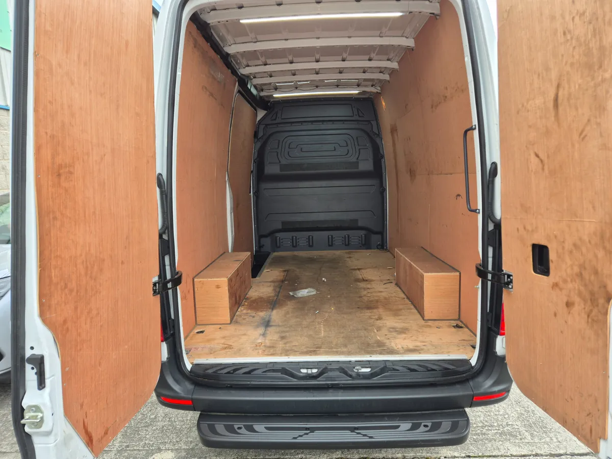 Mercedes-Benz Sprinter 2022 - Image 4