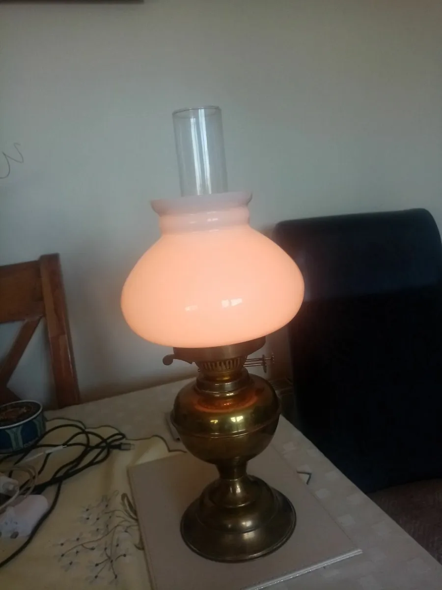 Vintage oil Lamp - Image 4