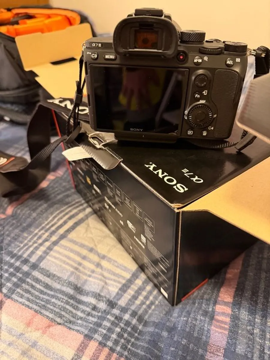 Sony a7iii camera like brand new with full warranty and 2 years accidental damage (just tested not used)with full of accessories - Image 3