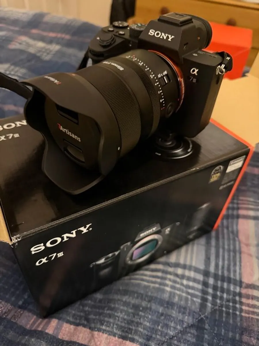 Sony a7iii camera like brand new with full warranty and 2 years accidental damage (just tested not used)with full of accessories - Image 4