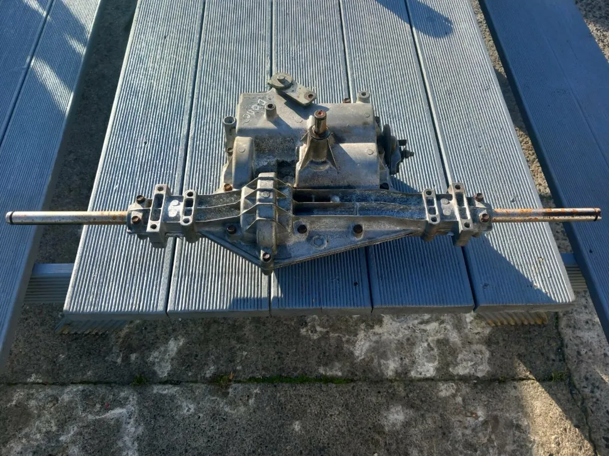 Castlegarden manual gearbox for sale - Image 3