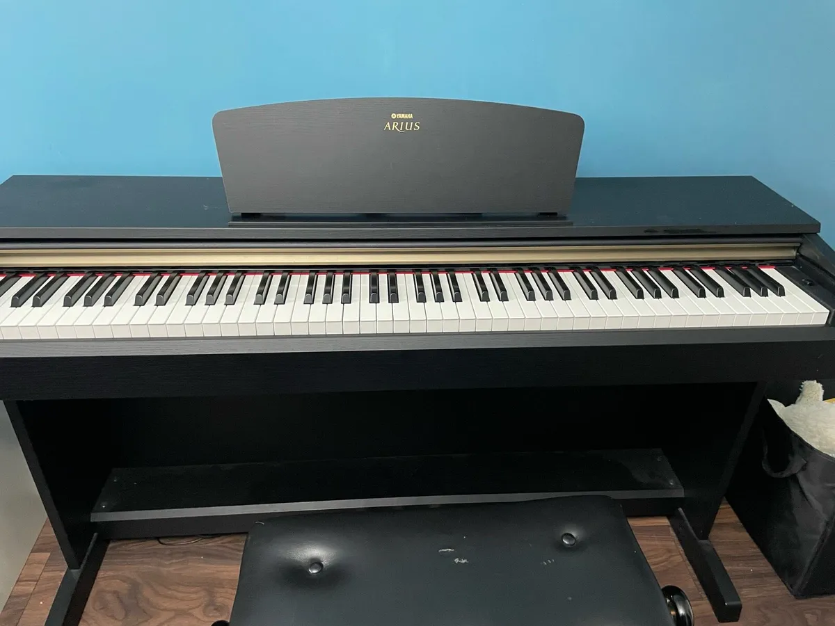 Piano Yamaha Arius - Image 2