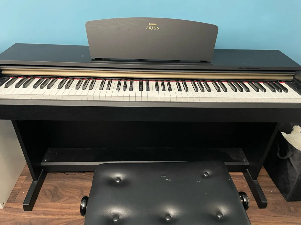 Piano Yamaha Arius - Image 3