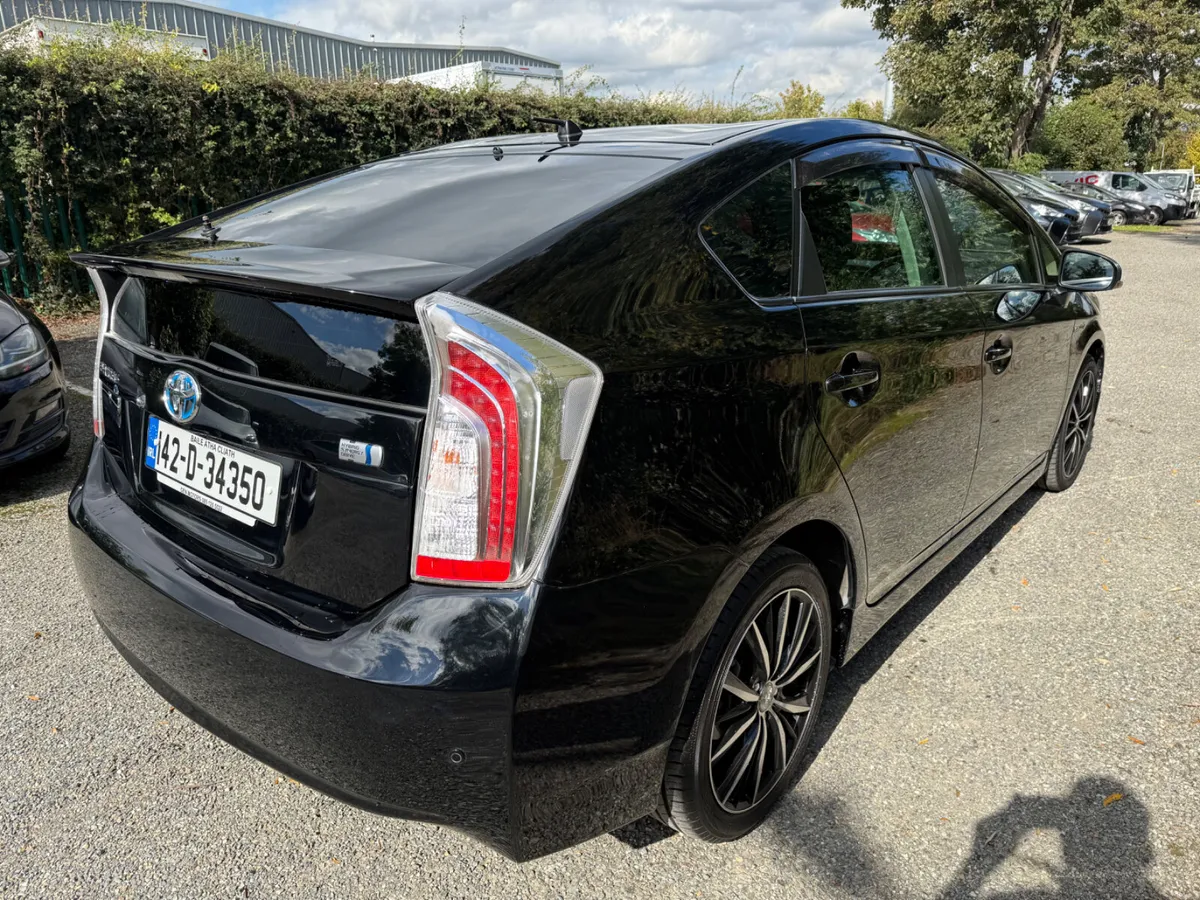 Toyota Prius - Image 4