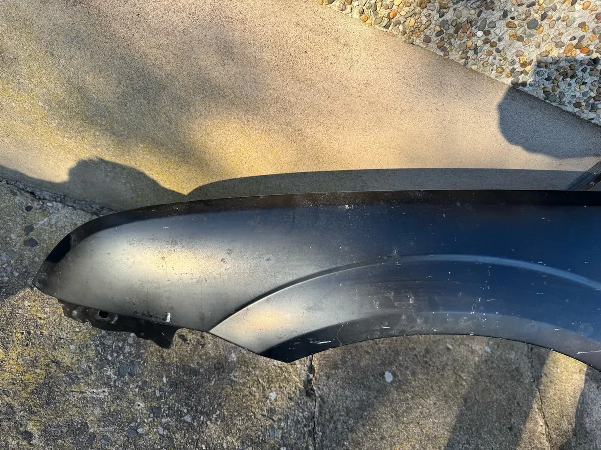 Ford Mondeo MK3 00-07 NOS left wing 1204739 - Image 3