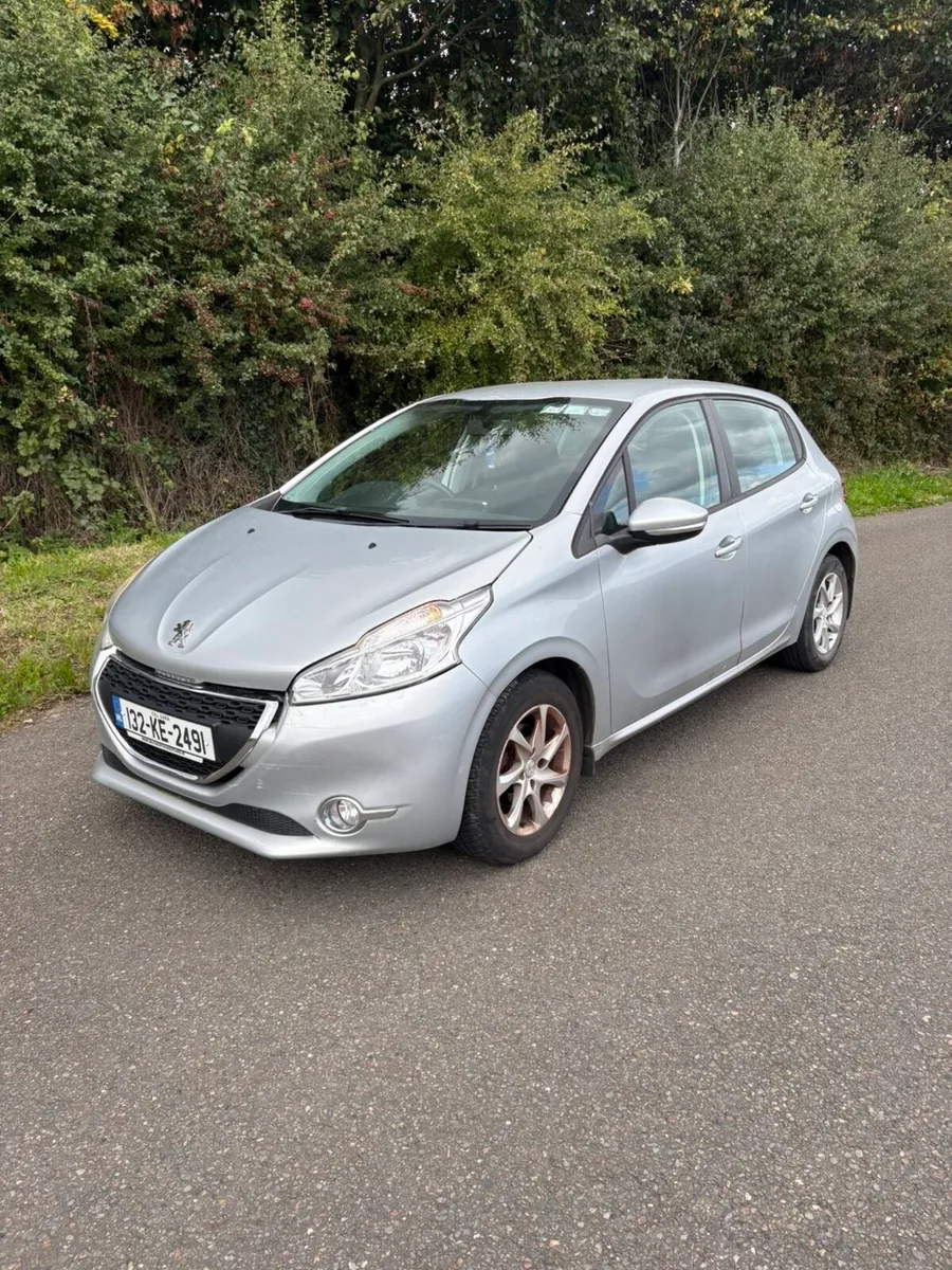 Peugeot 208 - Image 1