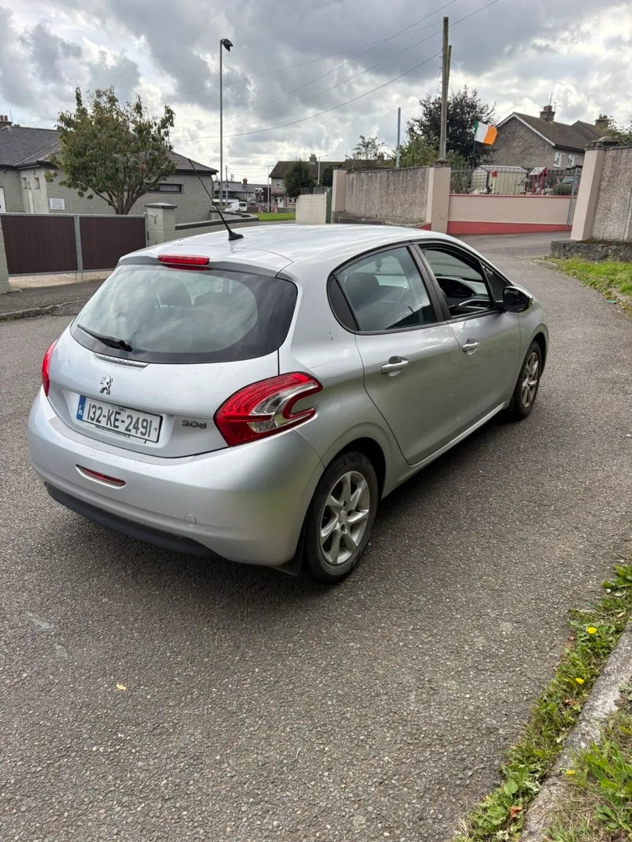 Peugeot 208 - Image 4