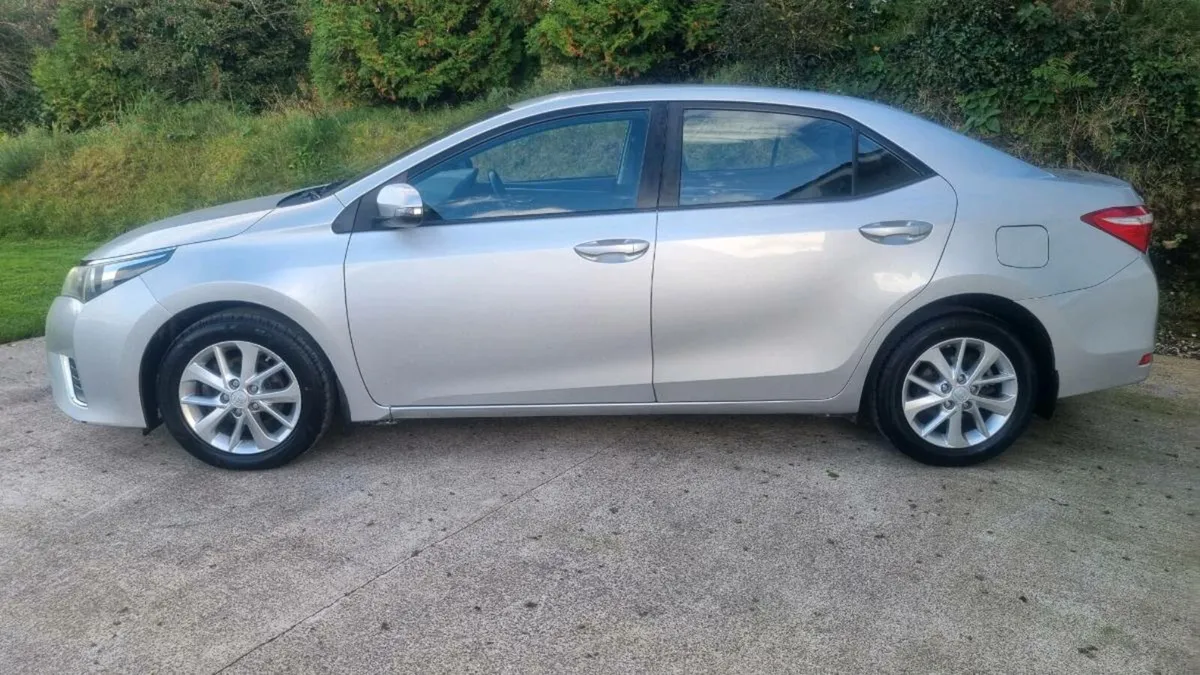14 TOYOTA COROLLA 1.4 DIESEL FULLY SERVICED - Image 2