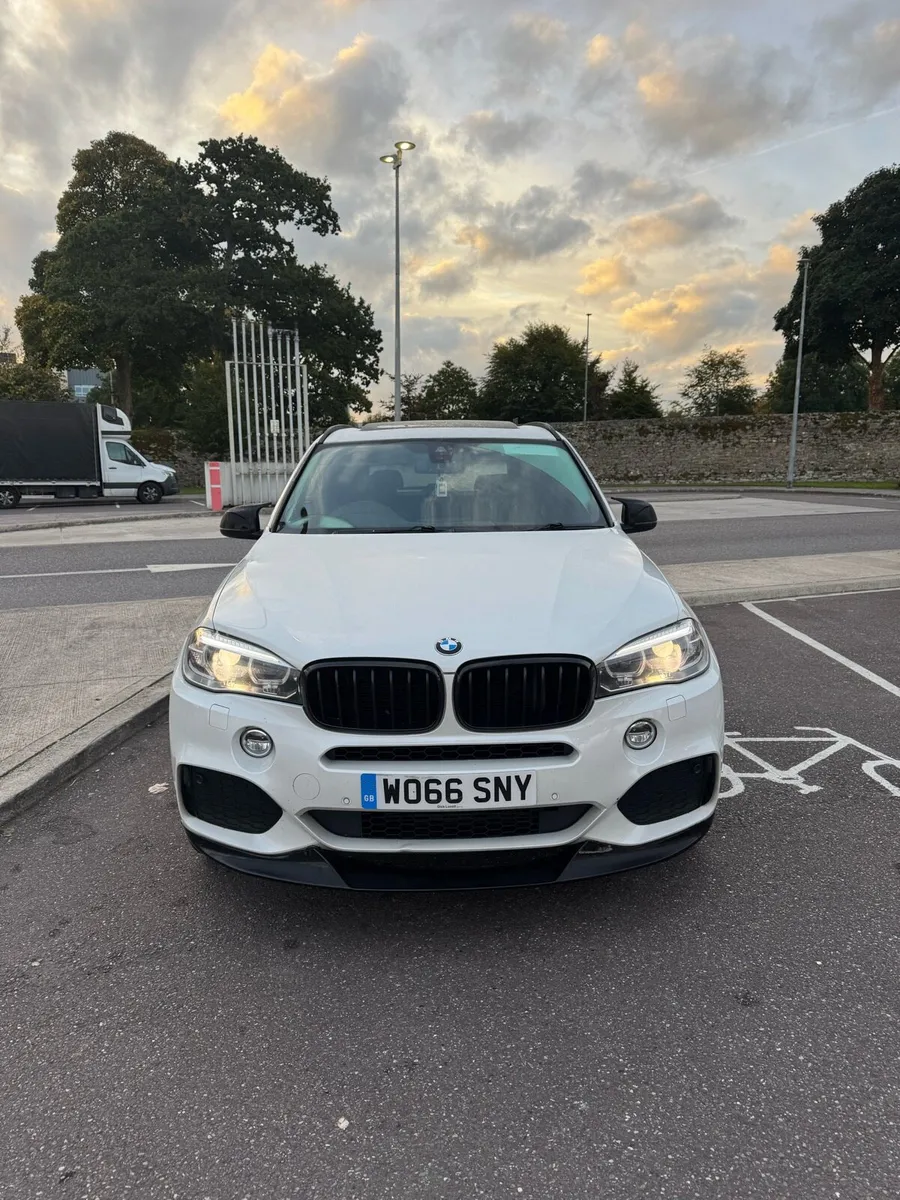 17 BMW X5 M-SPORT 30D - Image 3