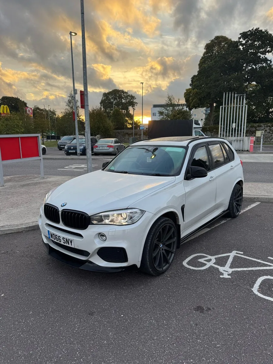 17 BMW X5 M-SPORT 30D - Image 4