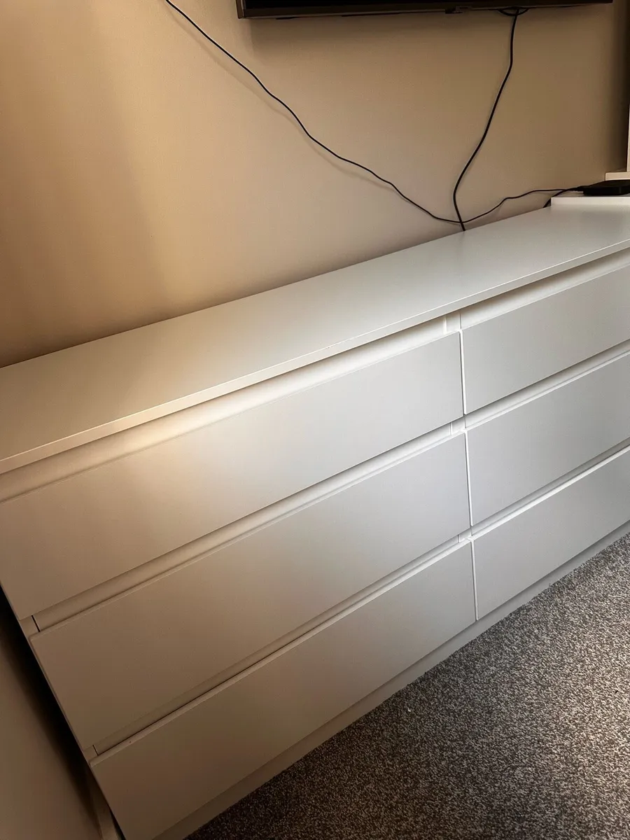 Chest of drawers - Image 2