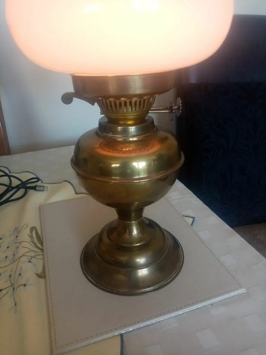 Vintage oil Lamp - Image 2